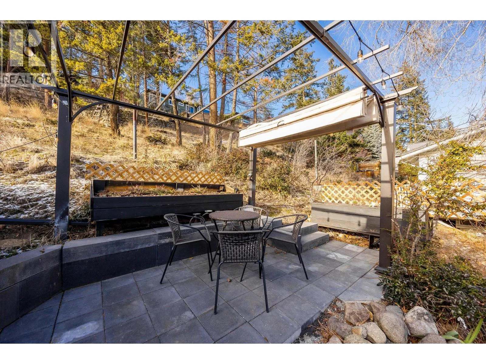 1446 Scott Crescent