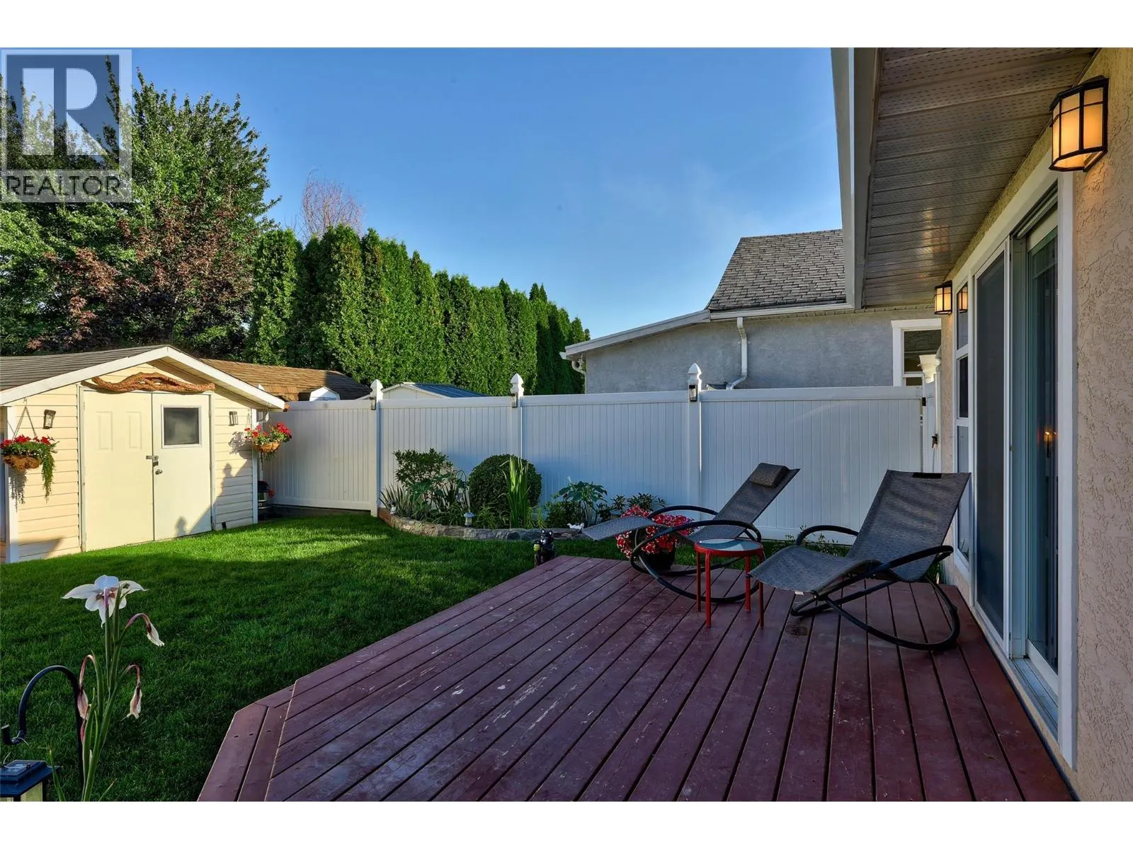 985 Schreiner Street