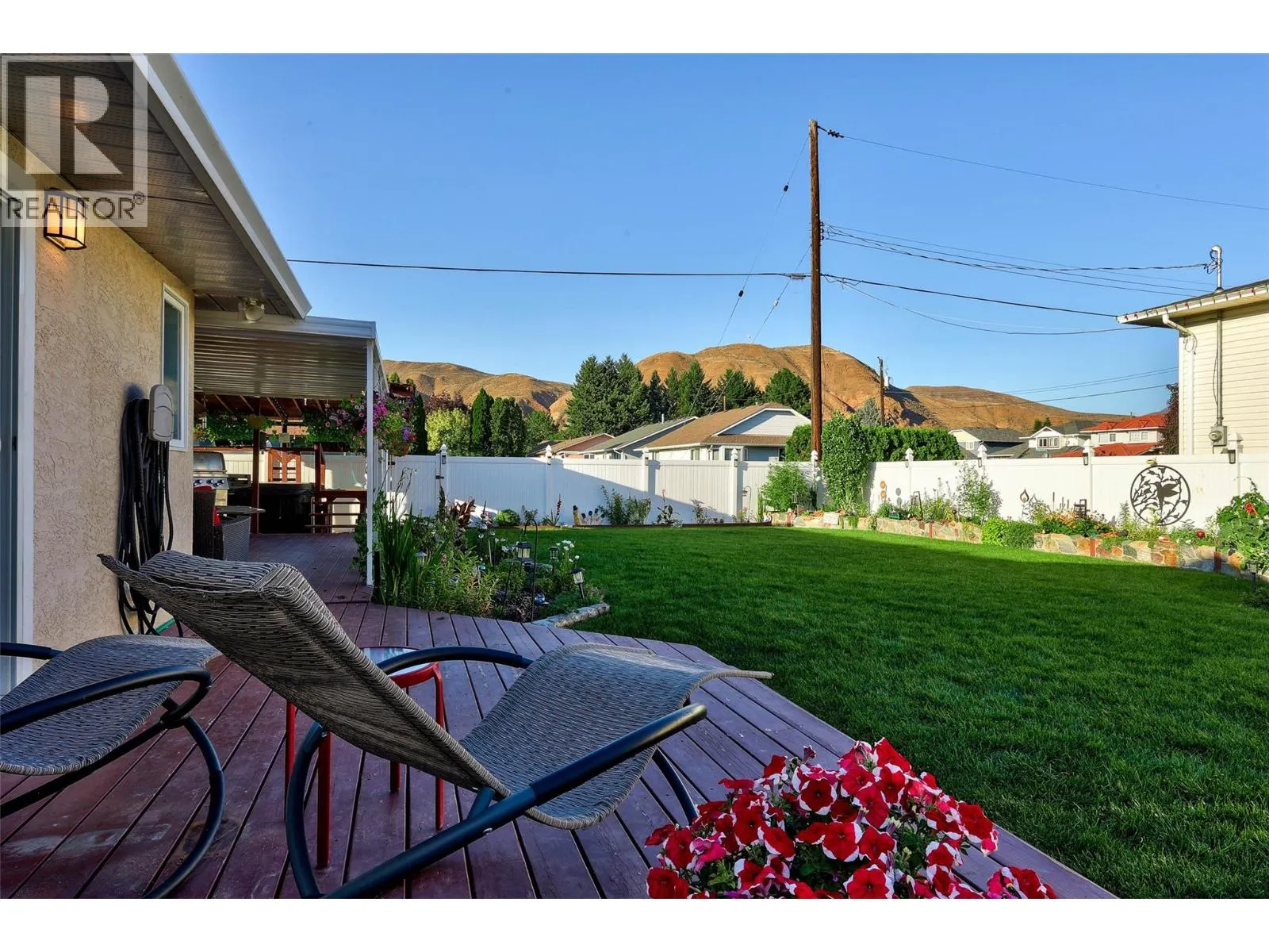 985 Schreiner Street