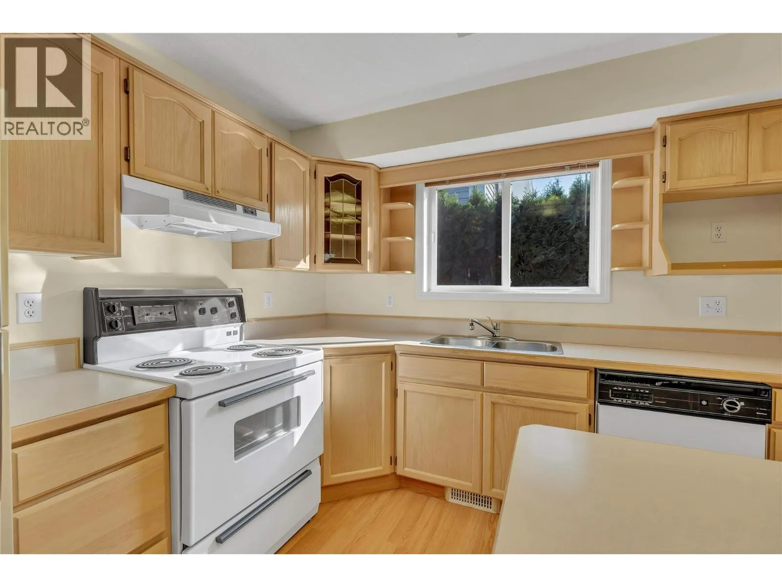 138 Okanagan Avenue W