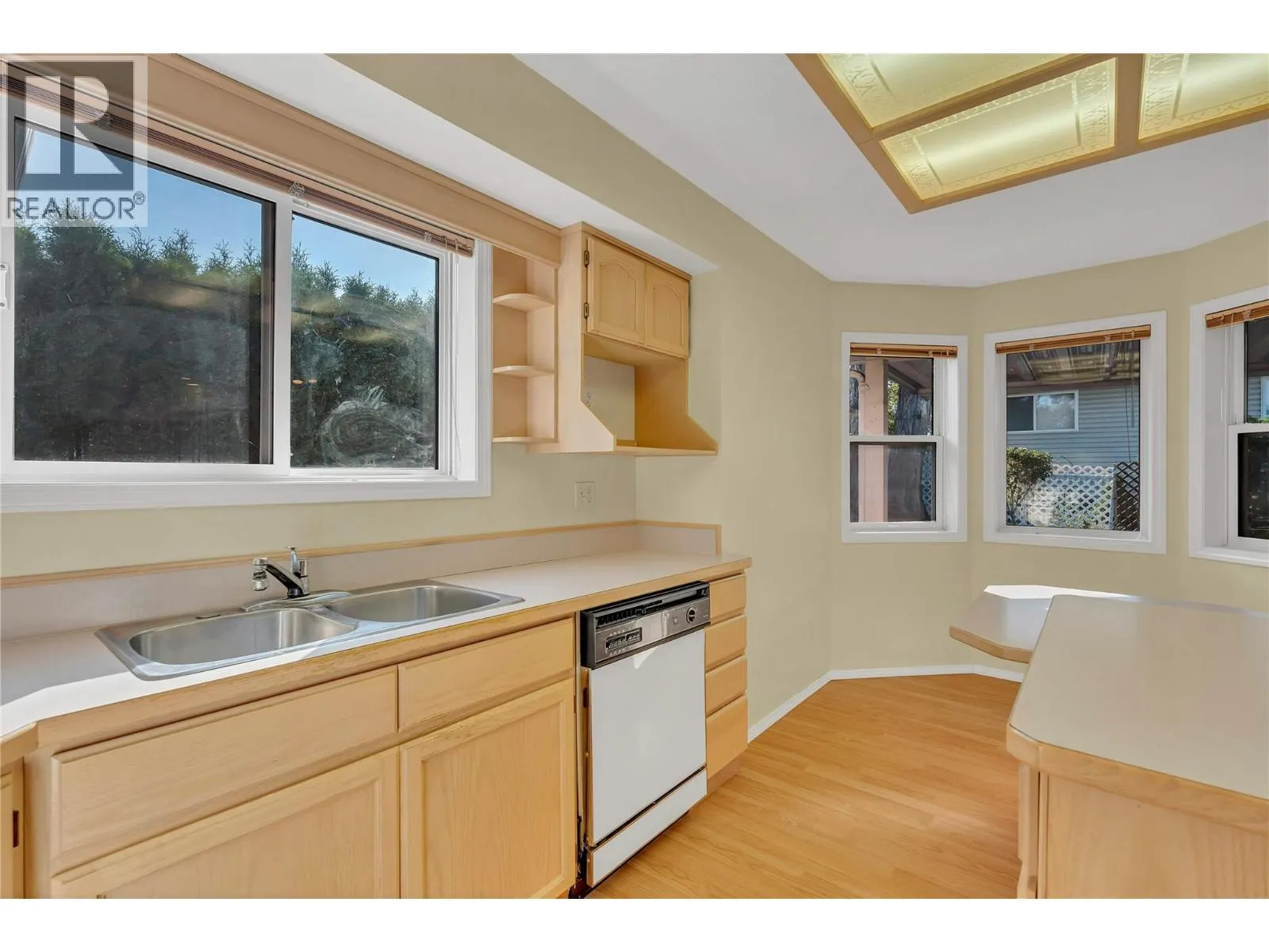 138 Okanagan Avenue W
