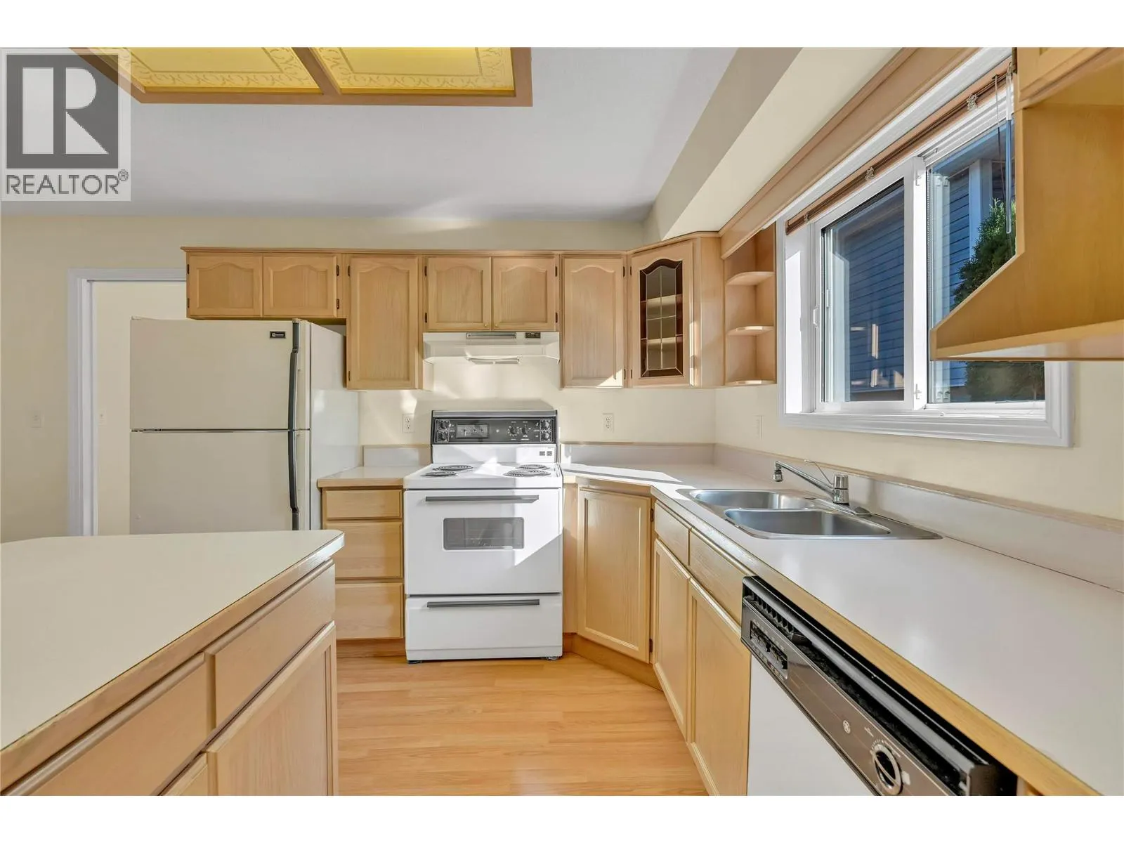 138 Okanagan Avenue W