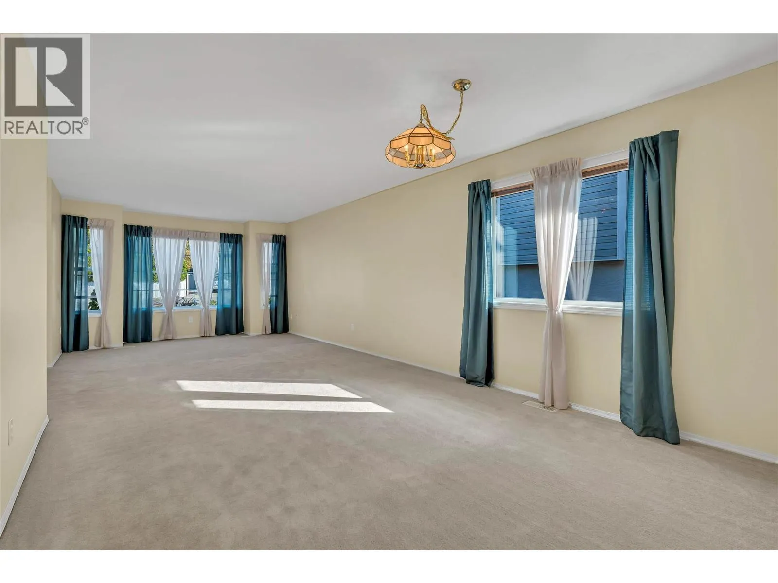 138 Okanagan Avenue W
