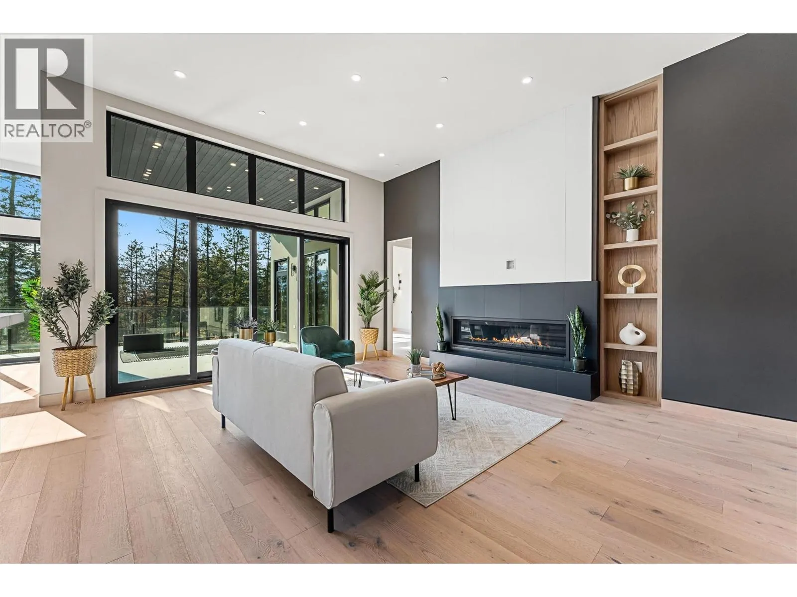 10218 Beacon Hill Drive