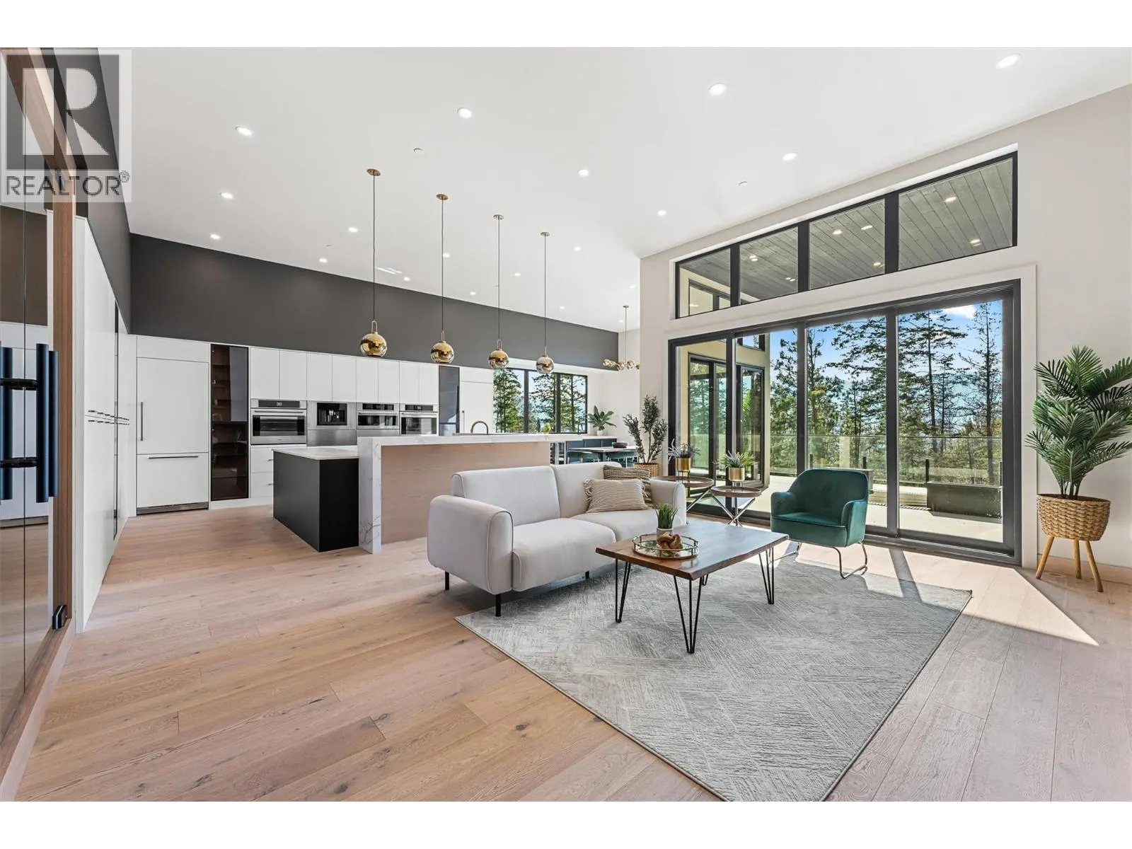 10218 Beacon Hill Drive