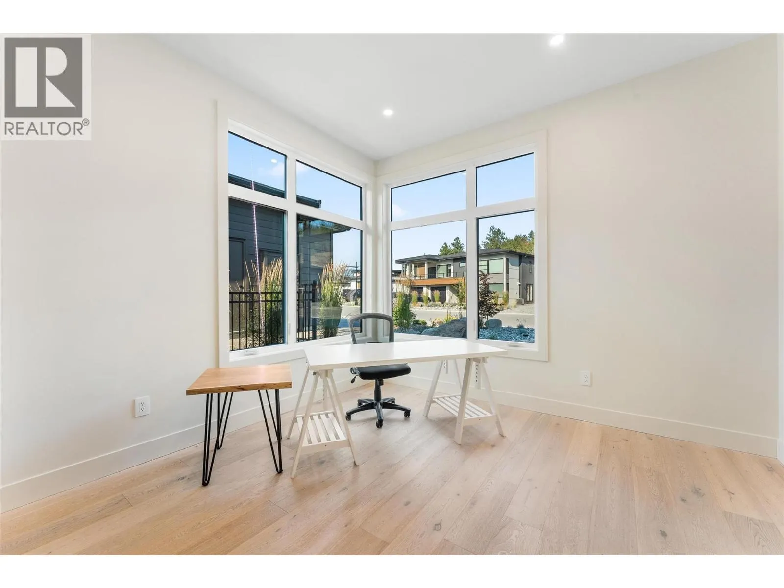 10218 Beacon Hill Drive