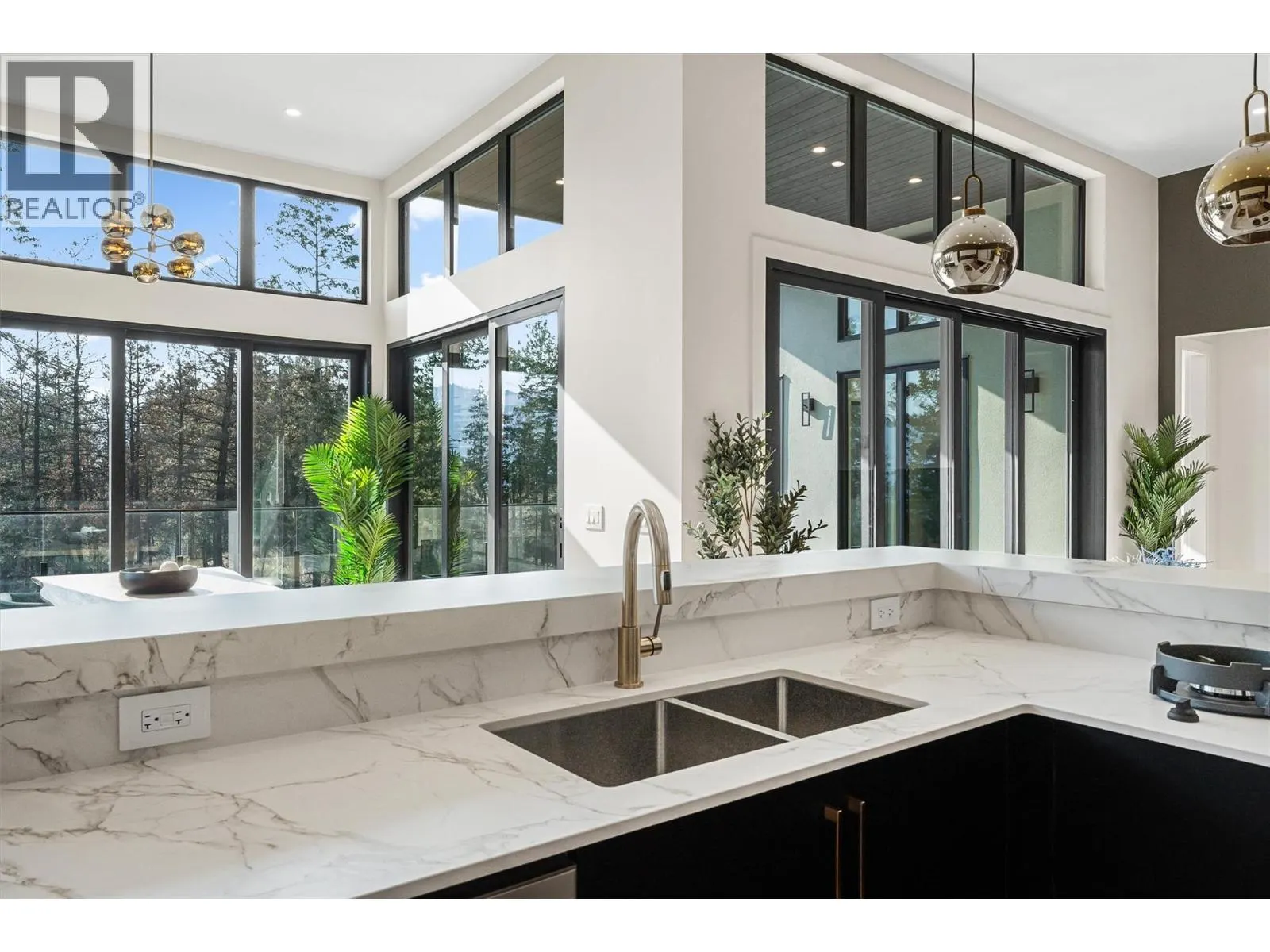 10218 Beacon Hill Drive
