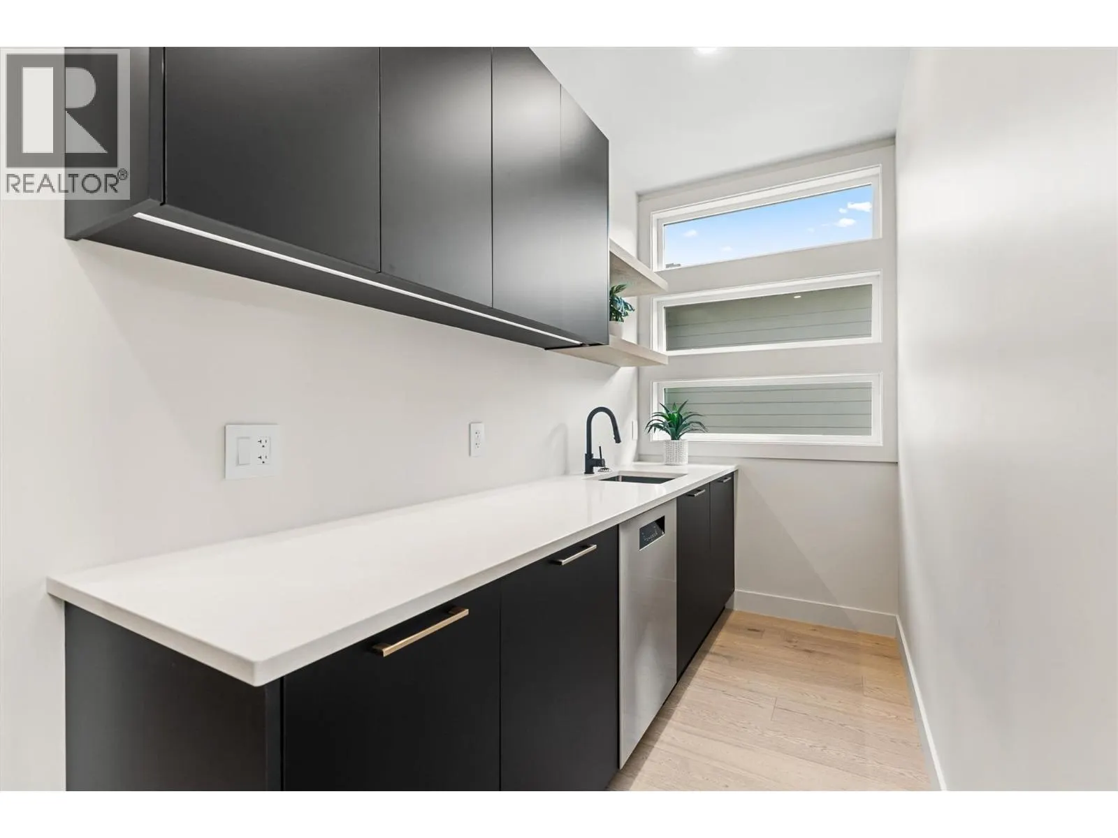 10218 Beacon Hill Drive