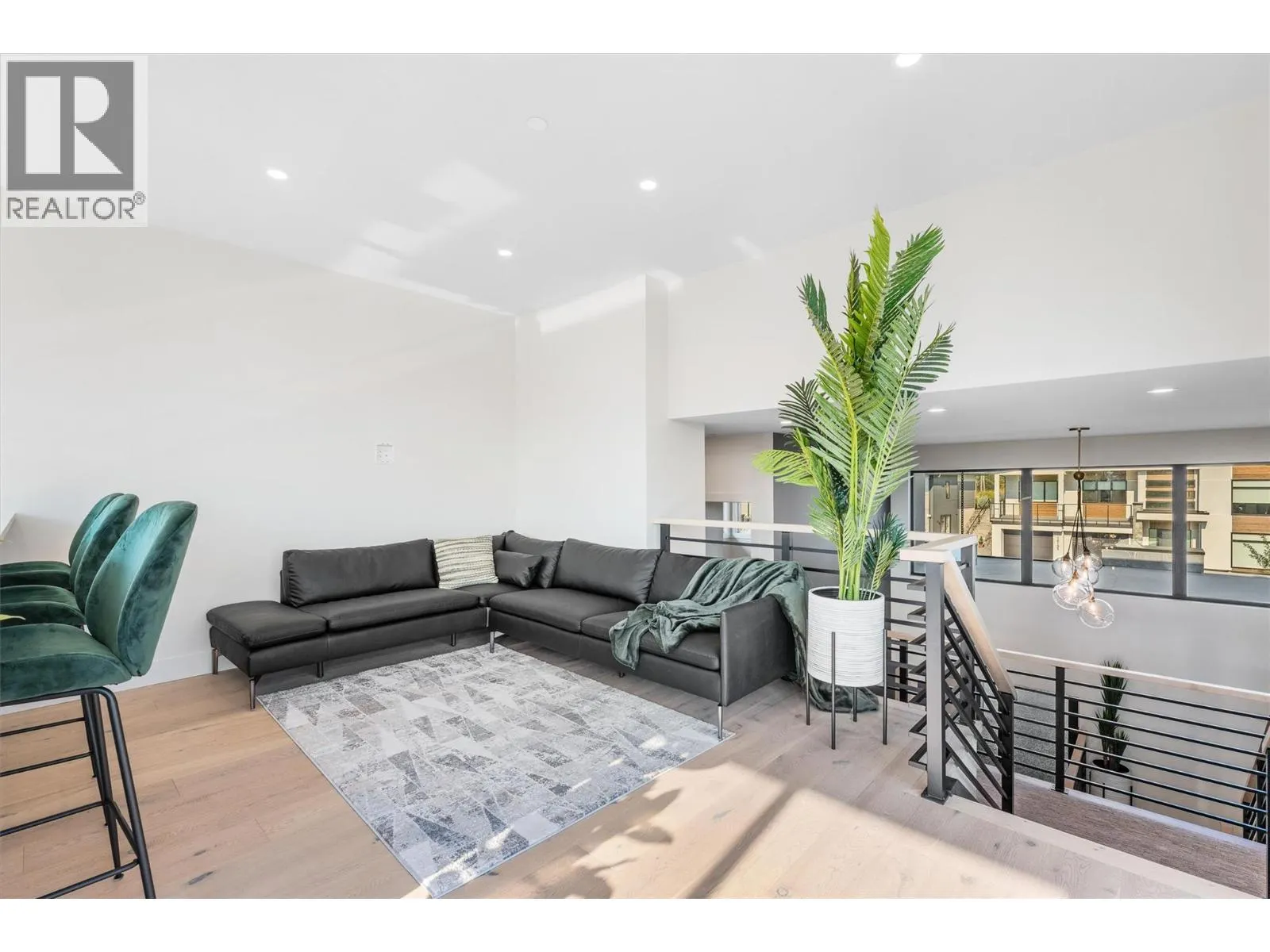 10218 Beacon Hill Drive