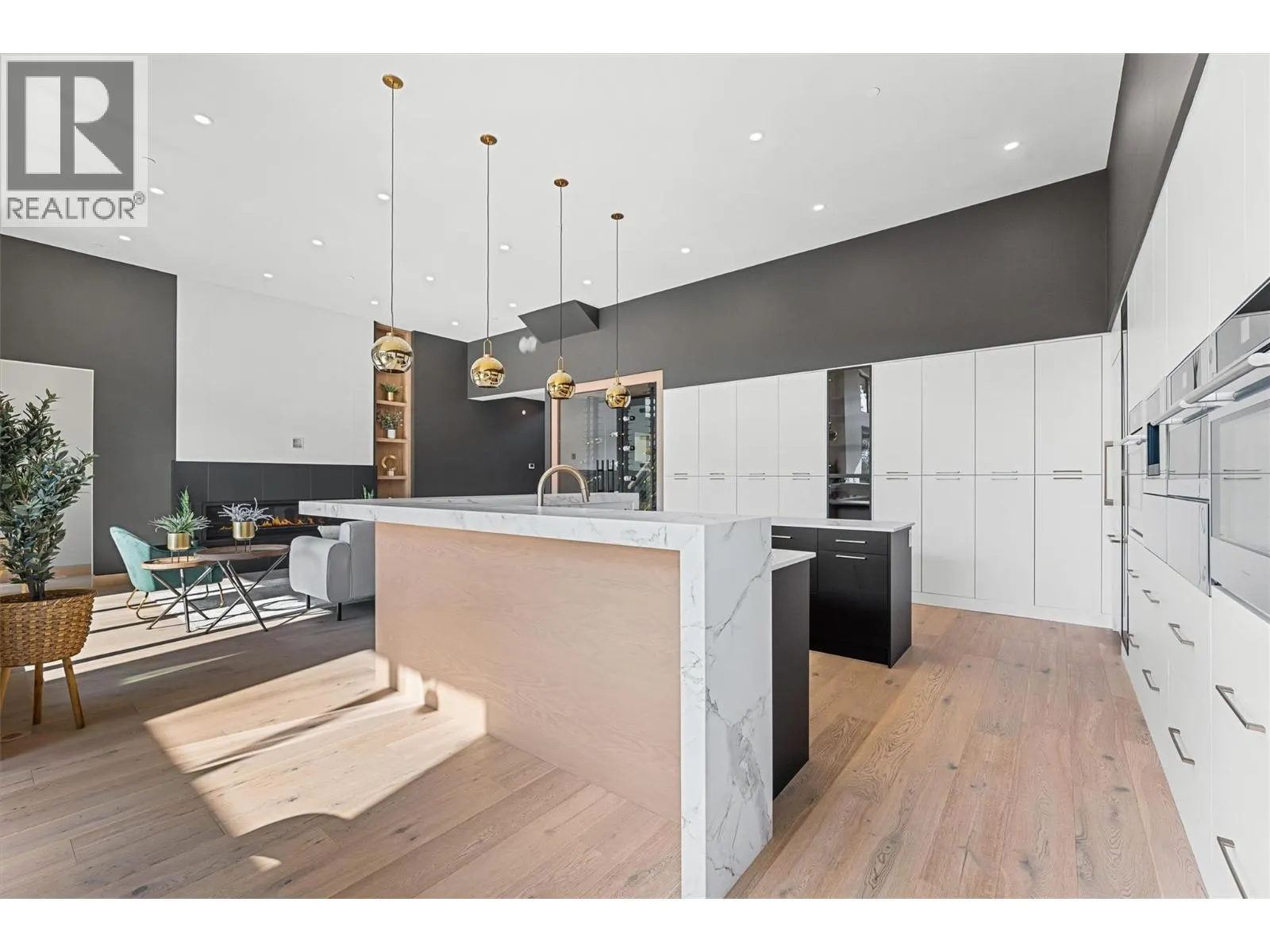 10218 Beacon Hill Drive