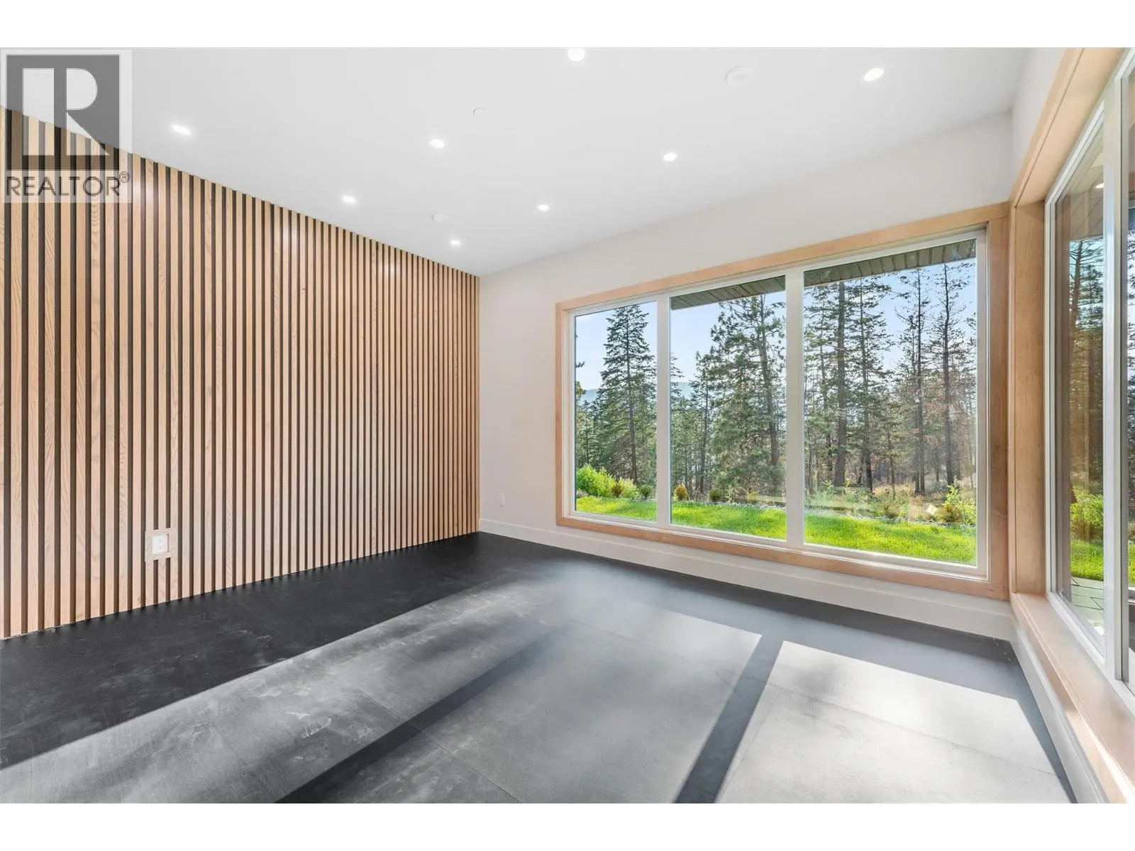 10218 Beacon Hill Drive
