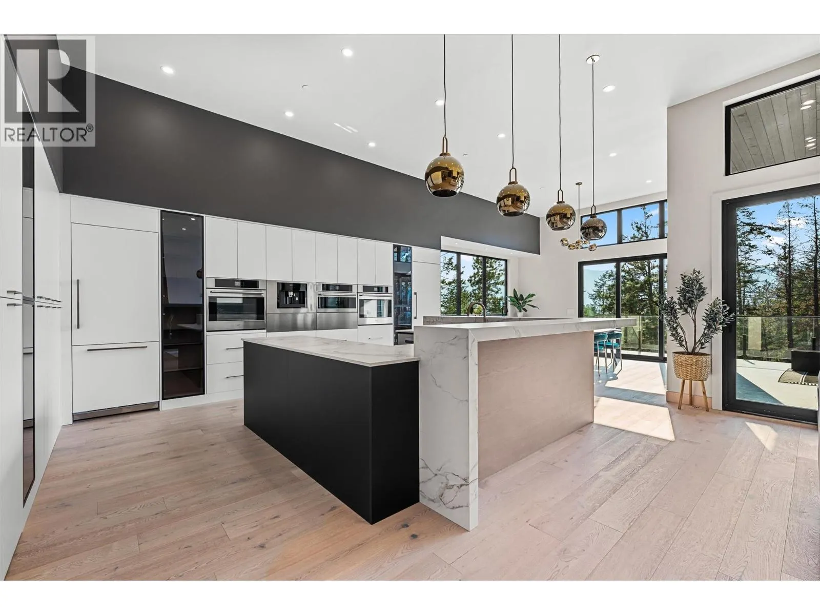 10218 Beacon Hill Drive