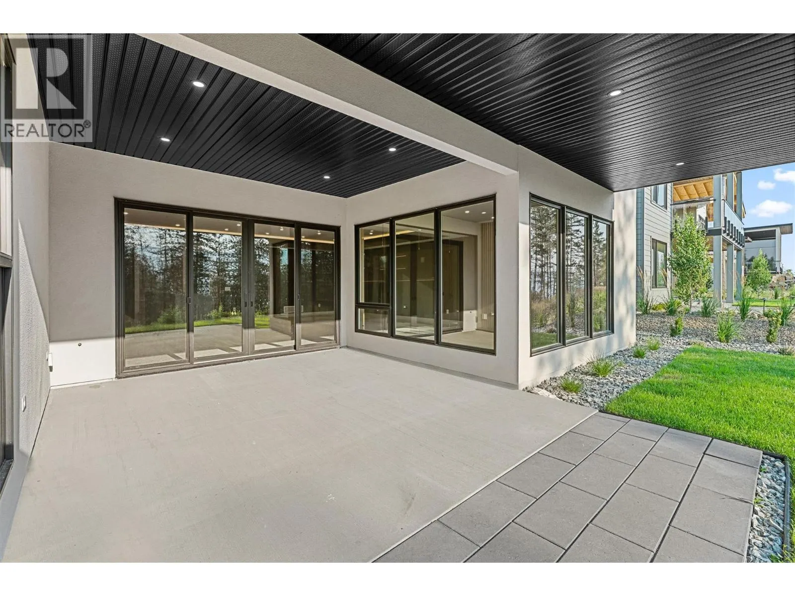 10218 Beacon Hill Drive