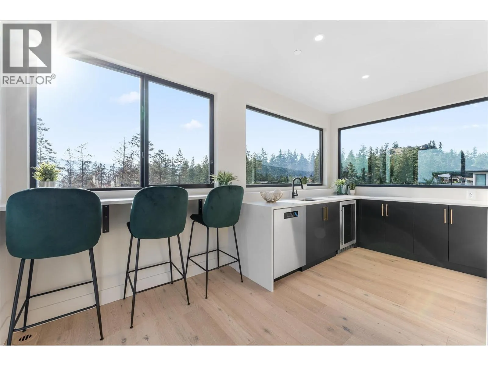 10218 Beacon Hill Drive