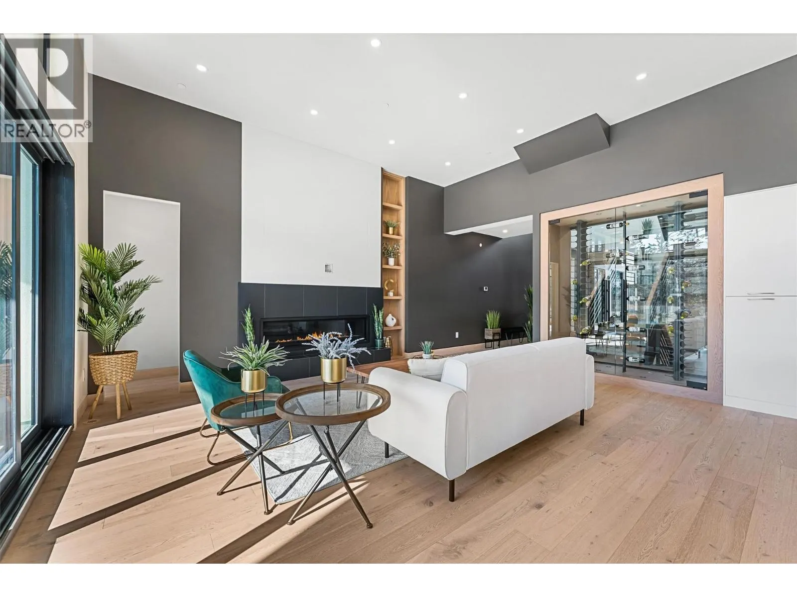 10218 Beacon Hill Drive