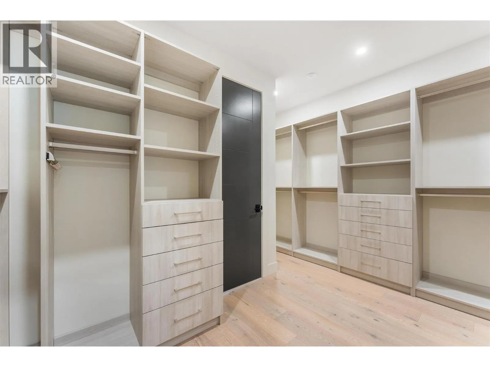 10218 Beacon Hill Drive