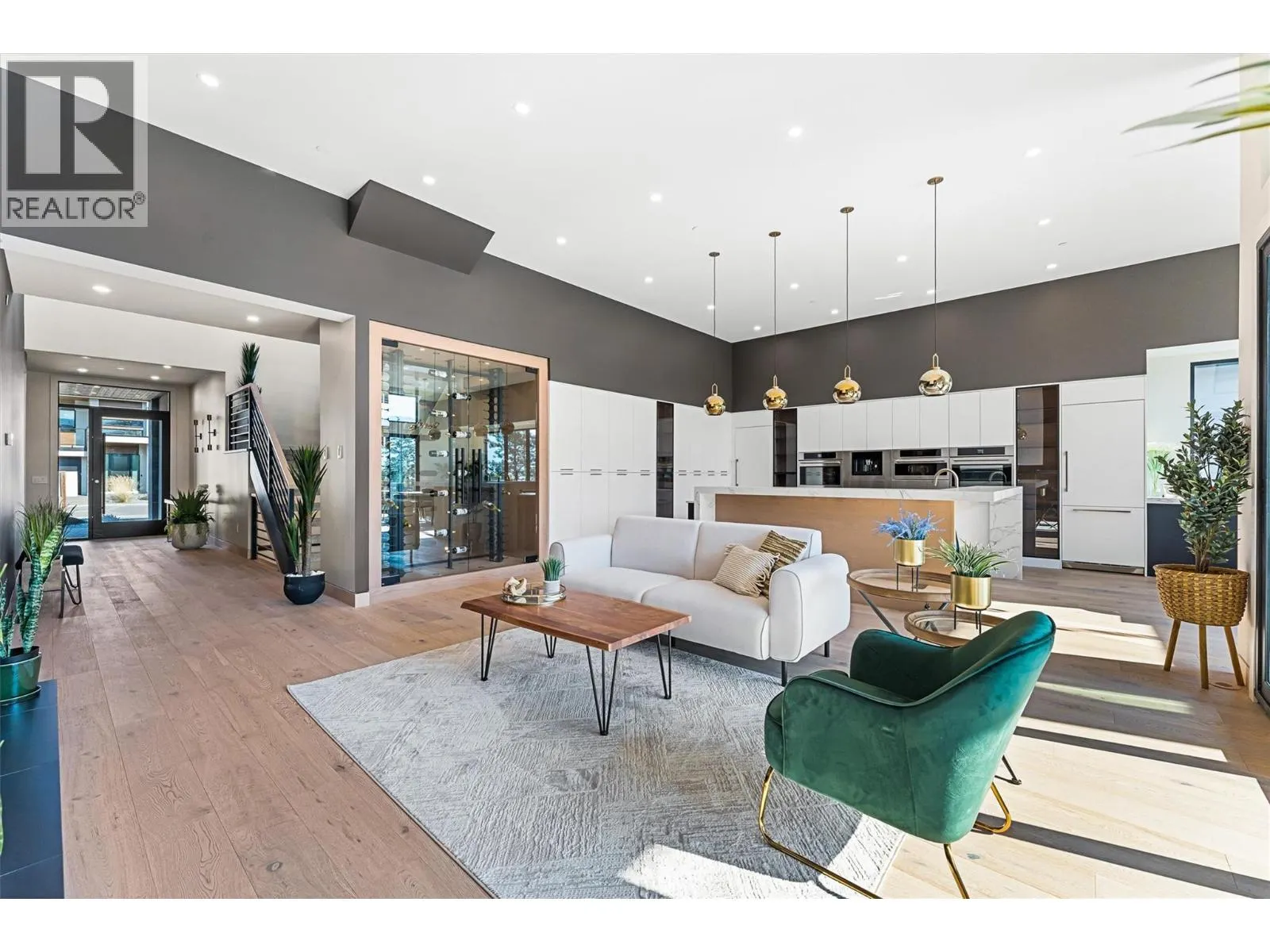 10218 Beacon Hill Drive