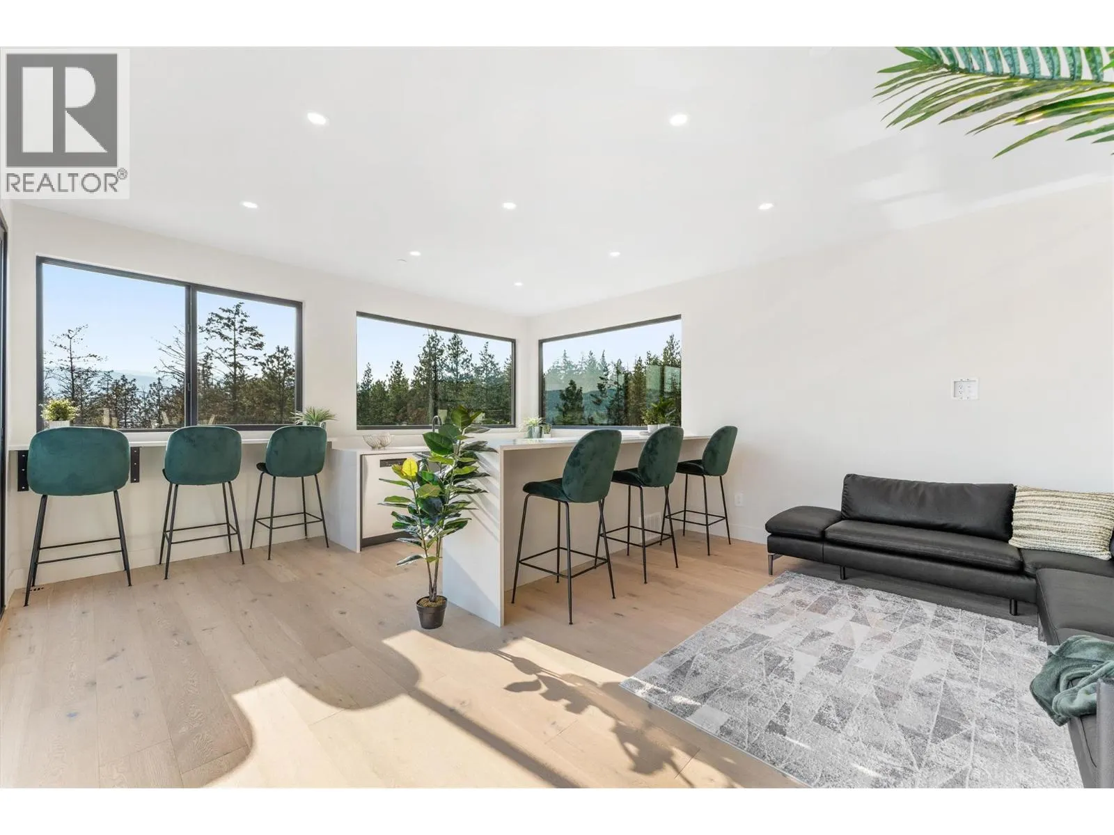 10218 Beacon Hill Drive