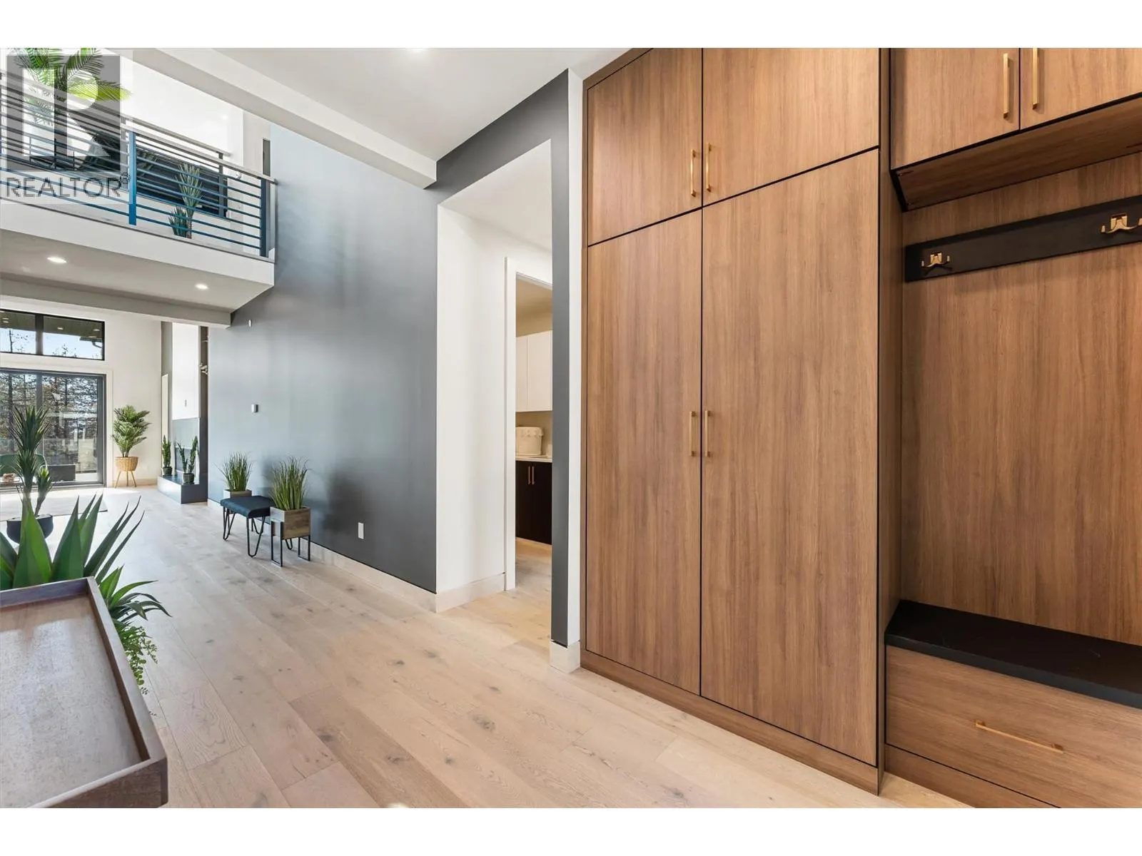 10218 Beacon Hill Drive