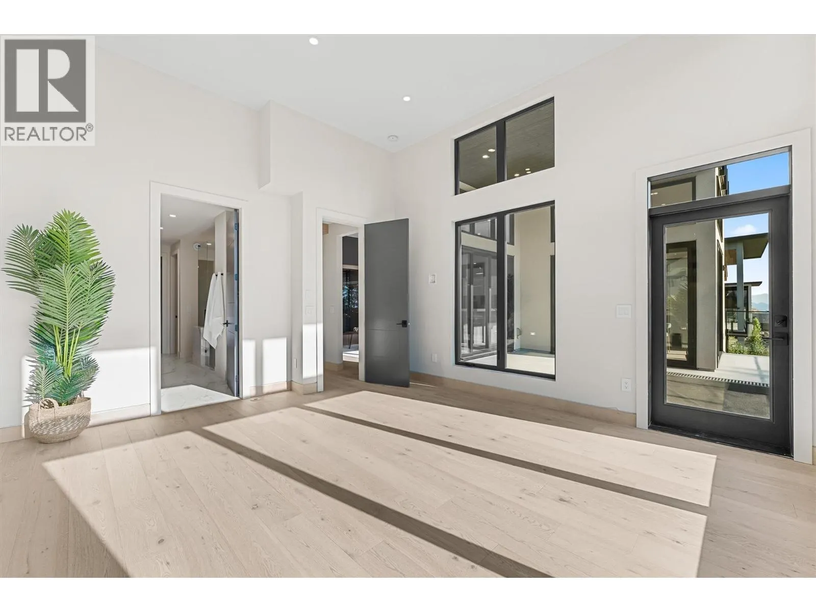10218 Beacon Hill Drive