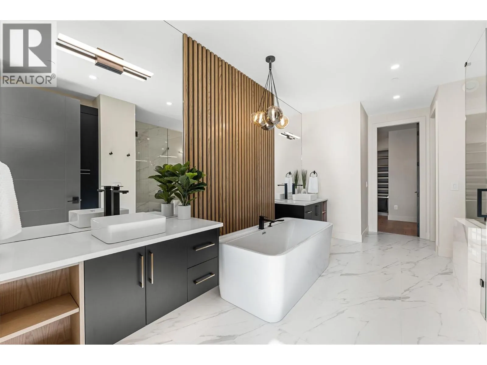 10218 Beacon Hill Drive
