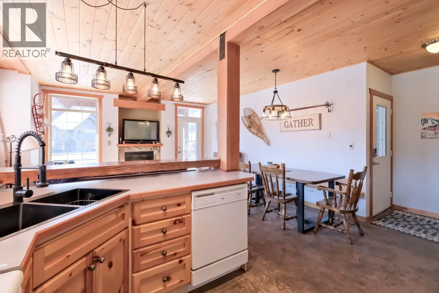 110 CLEARVIEW Crescent Unit# 103