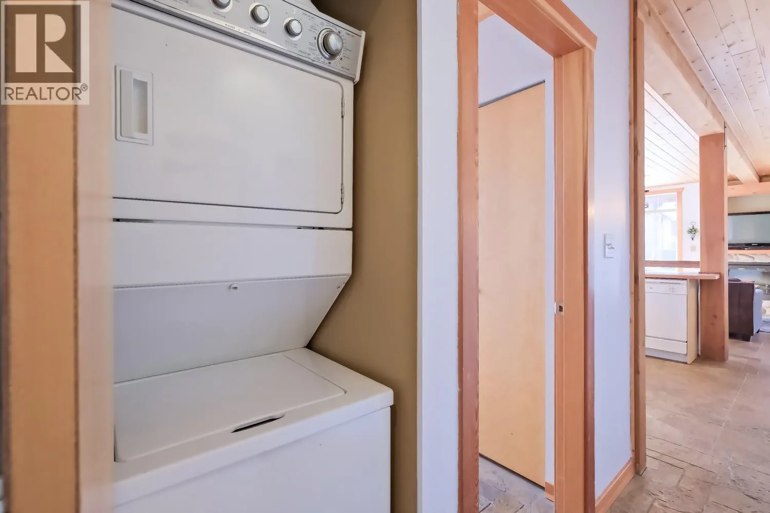 110 CLEARVIEW Crescent Unit# 103