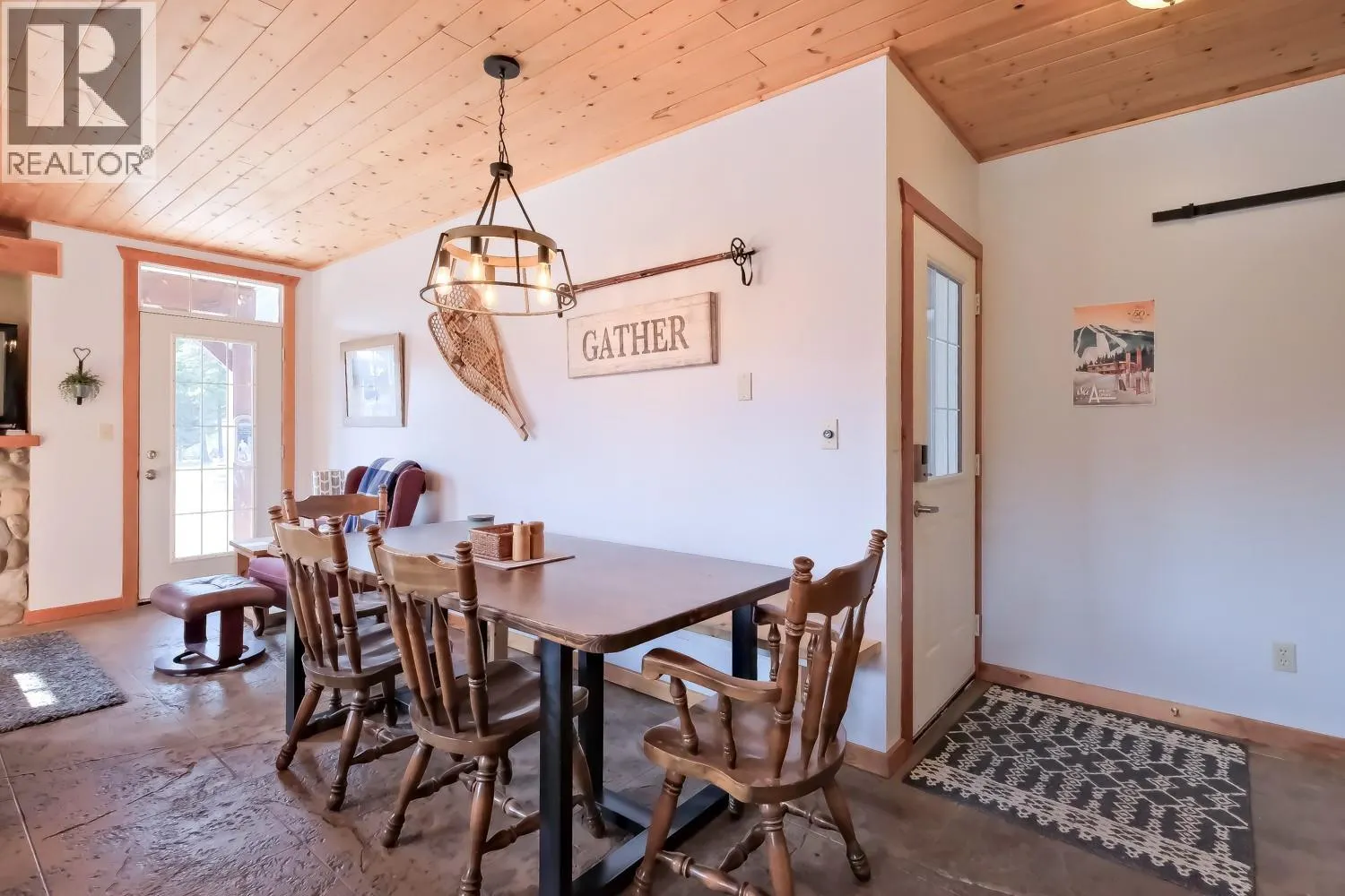 110 CLEARVIEW Crescent Unit# 103