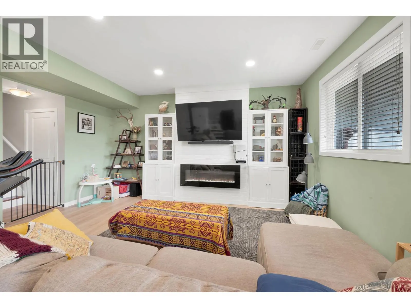 2046 ROBSON Place Unit# 49