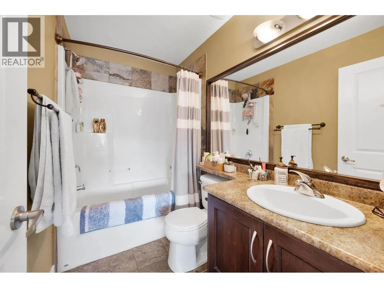 2046 ROBSON Place Unit# 49