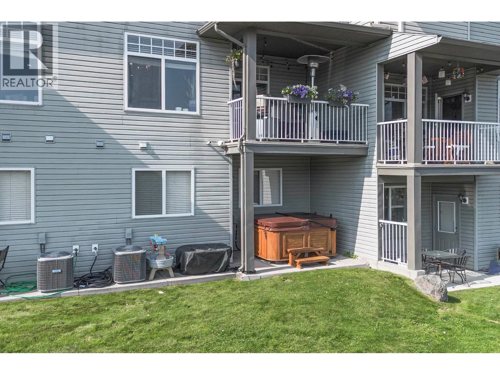 2046 ROBSON Place Unit# 49