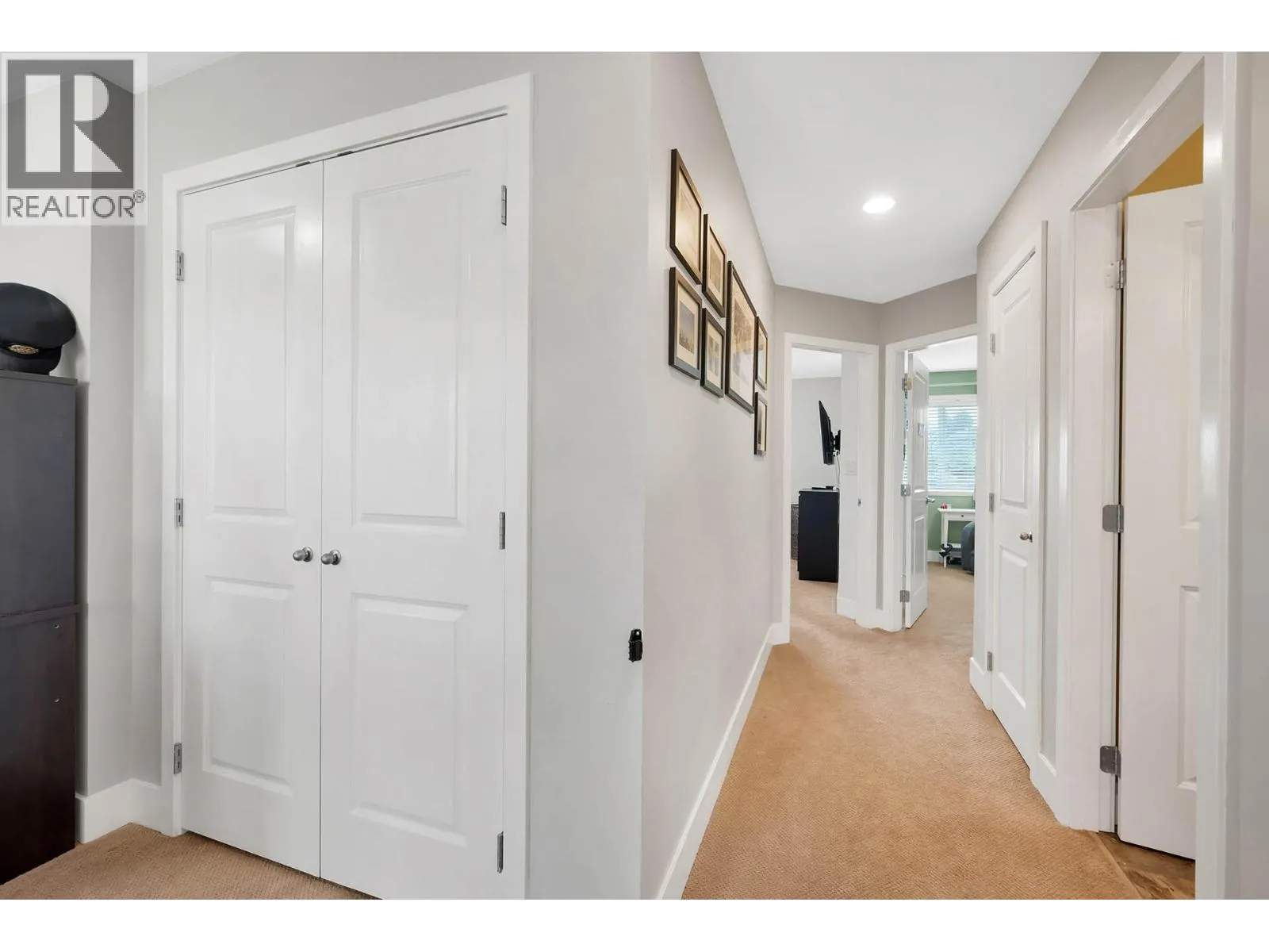 2046 ROBSON Place Unit# 49