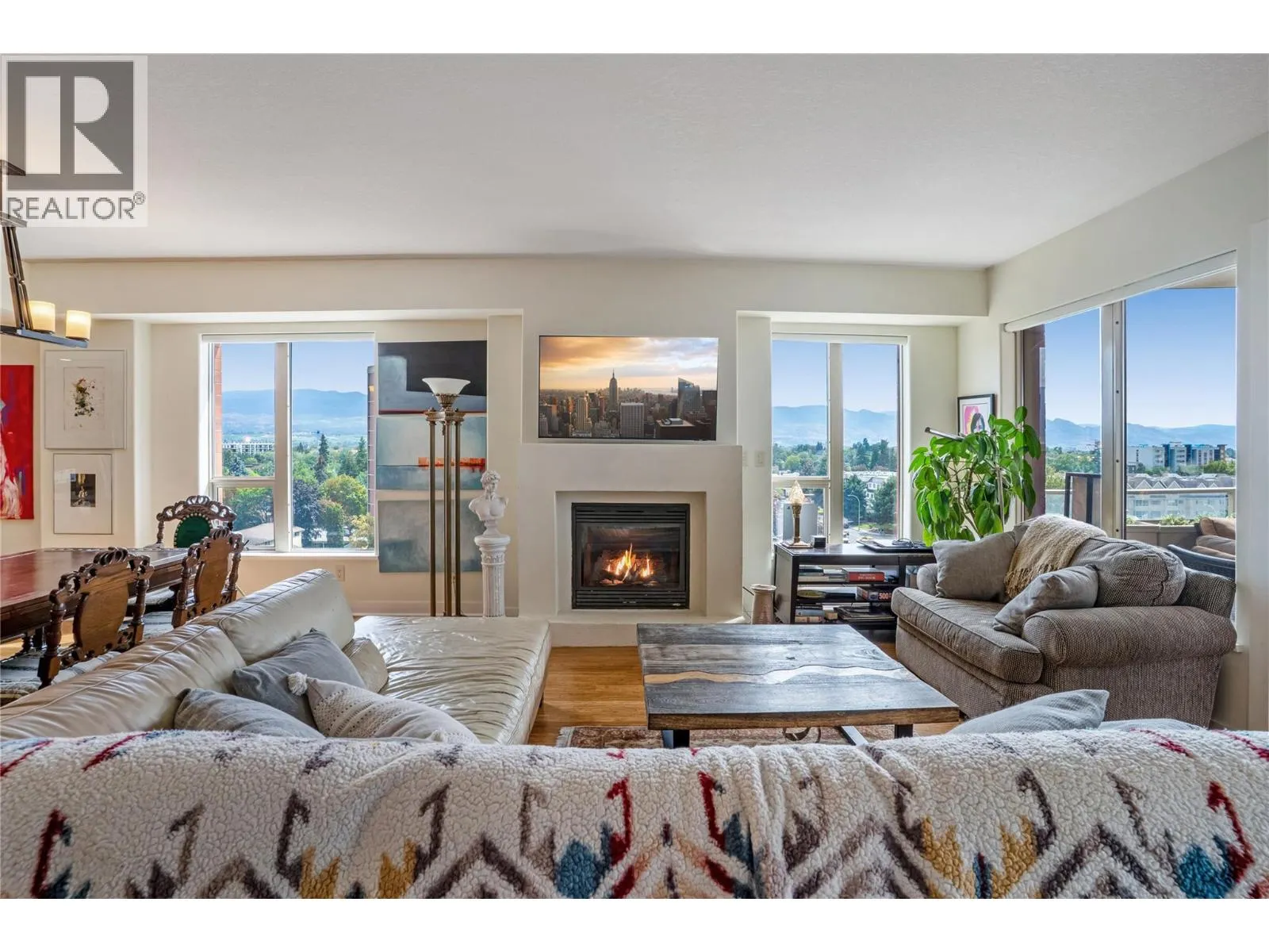 1160 Bernard Avenue Unit# 712