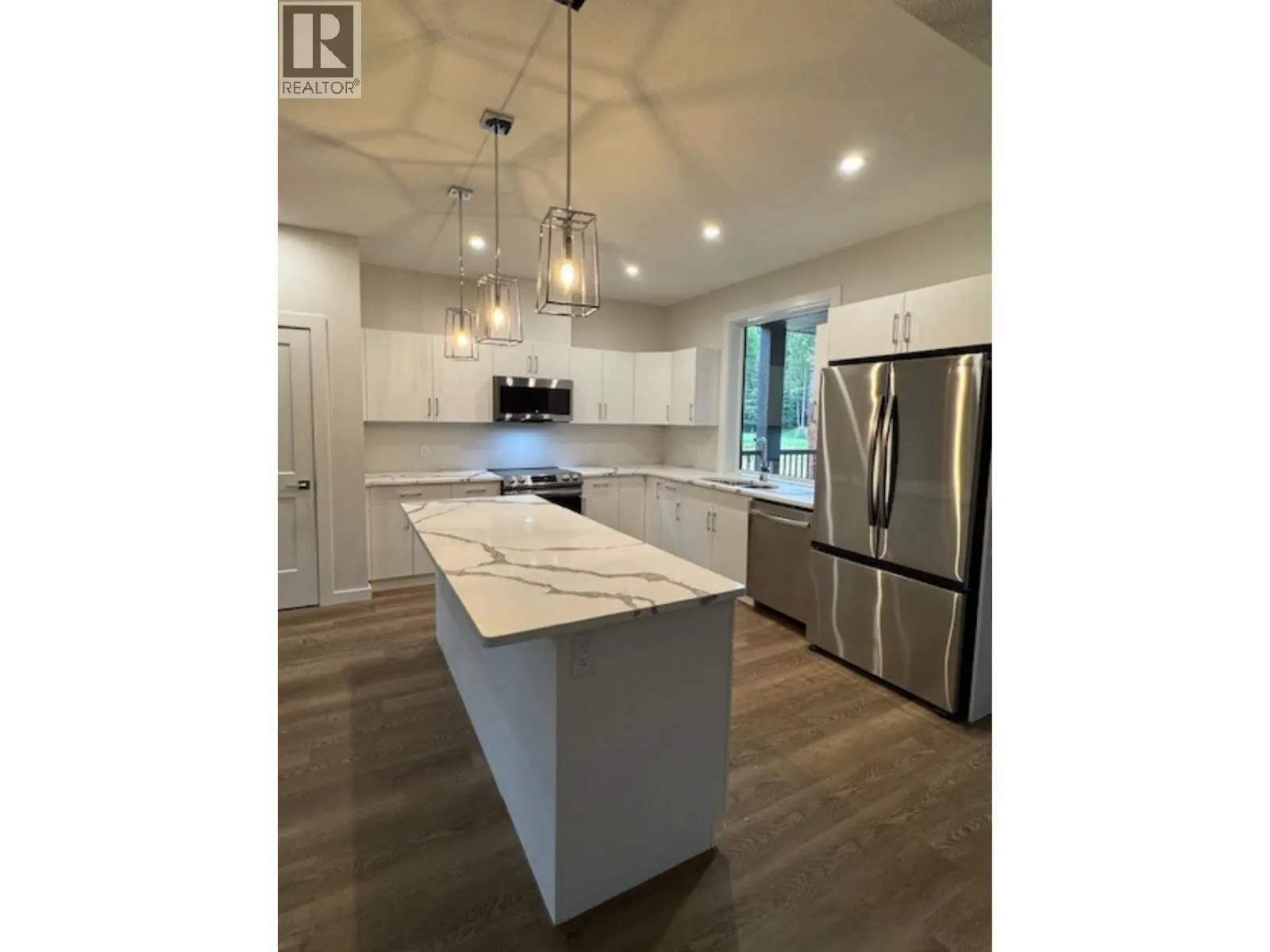 113 RIVER Drive