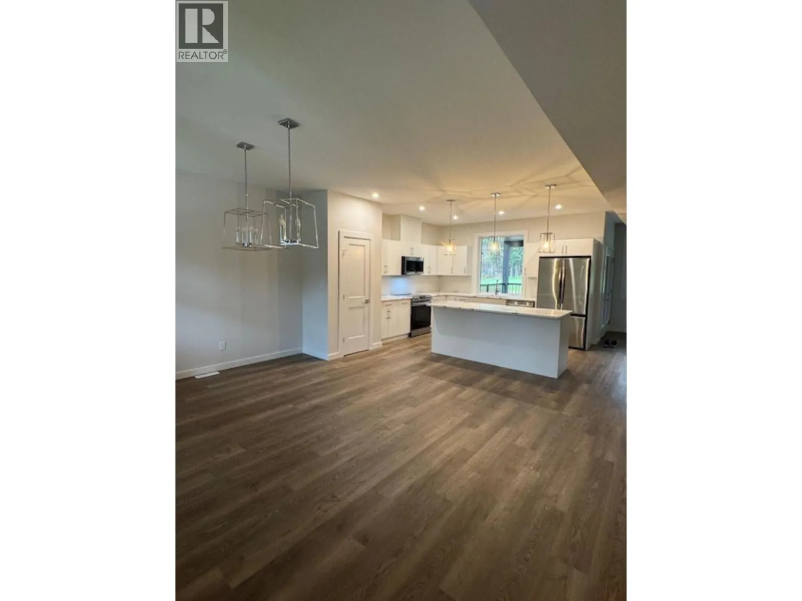 113 RIVER Drive