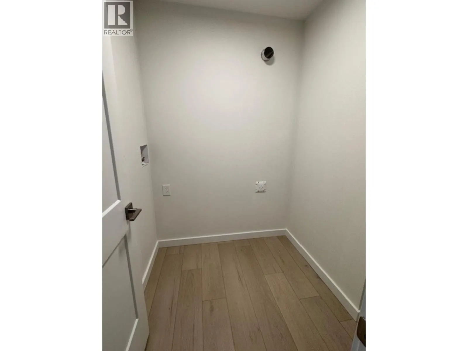 113 RIVER Drive
