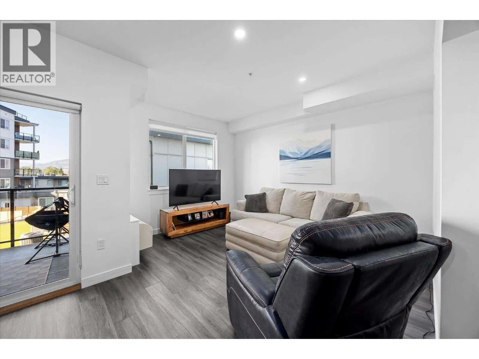3630 Mission SPrings Drive Unit# 304