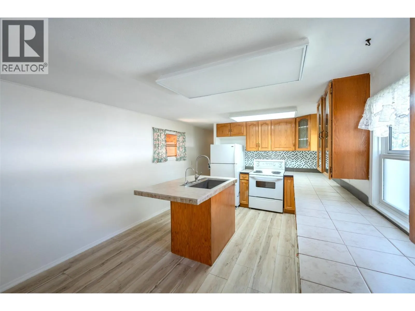 4505 McLean Creek Road Unit# E8