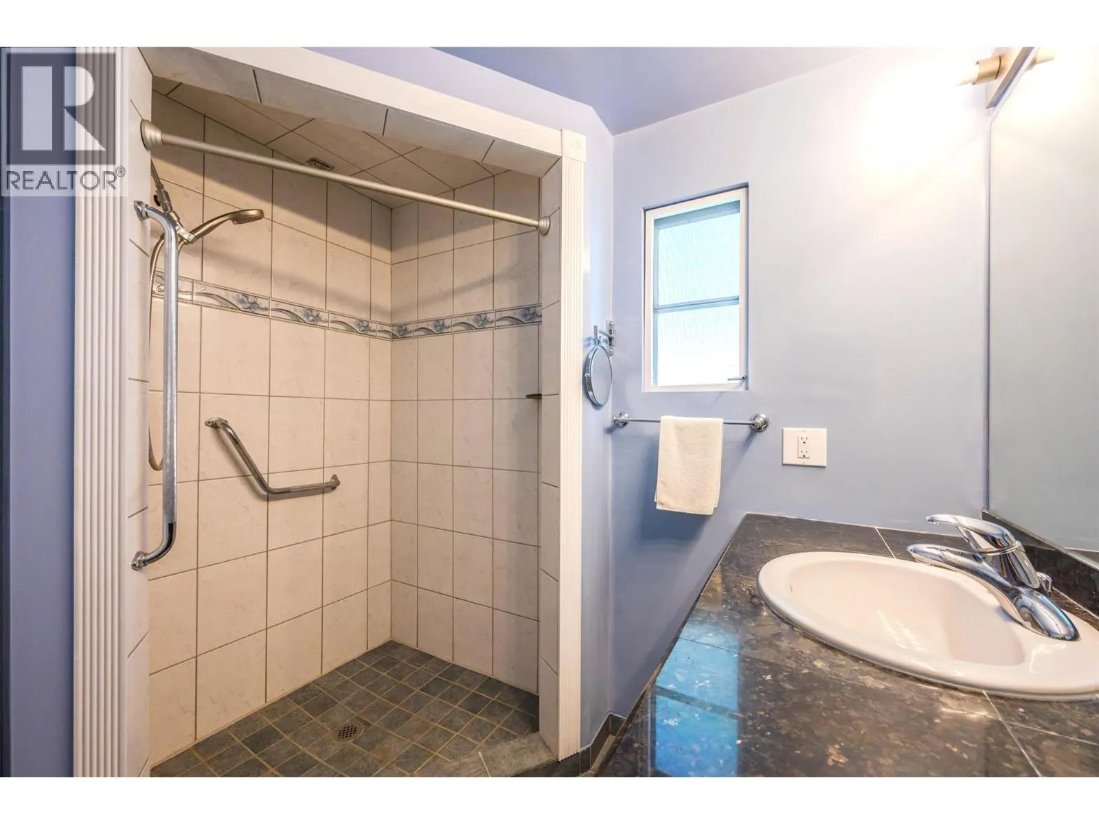 4505 McLean Creek Road Unit# E8