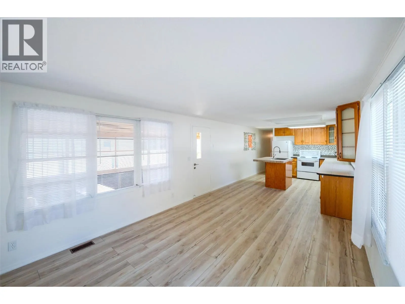 4505 McLean Creek Road Unit# E8