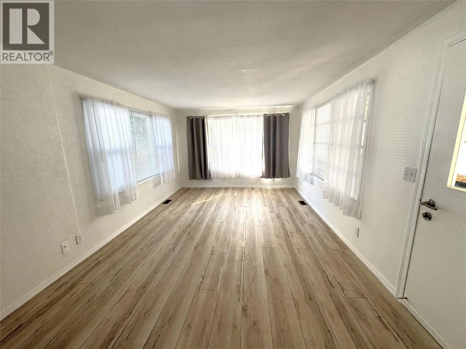 4505 McLean Creek Road Unit# E8