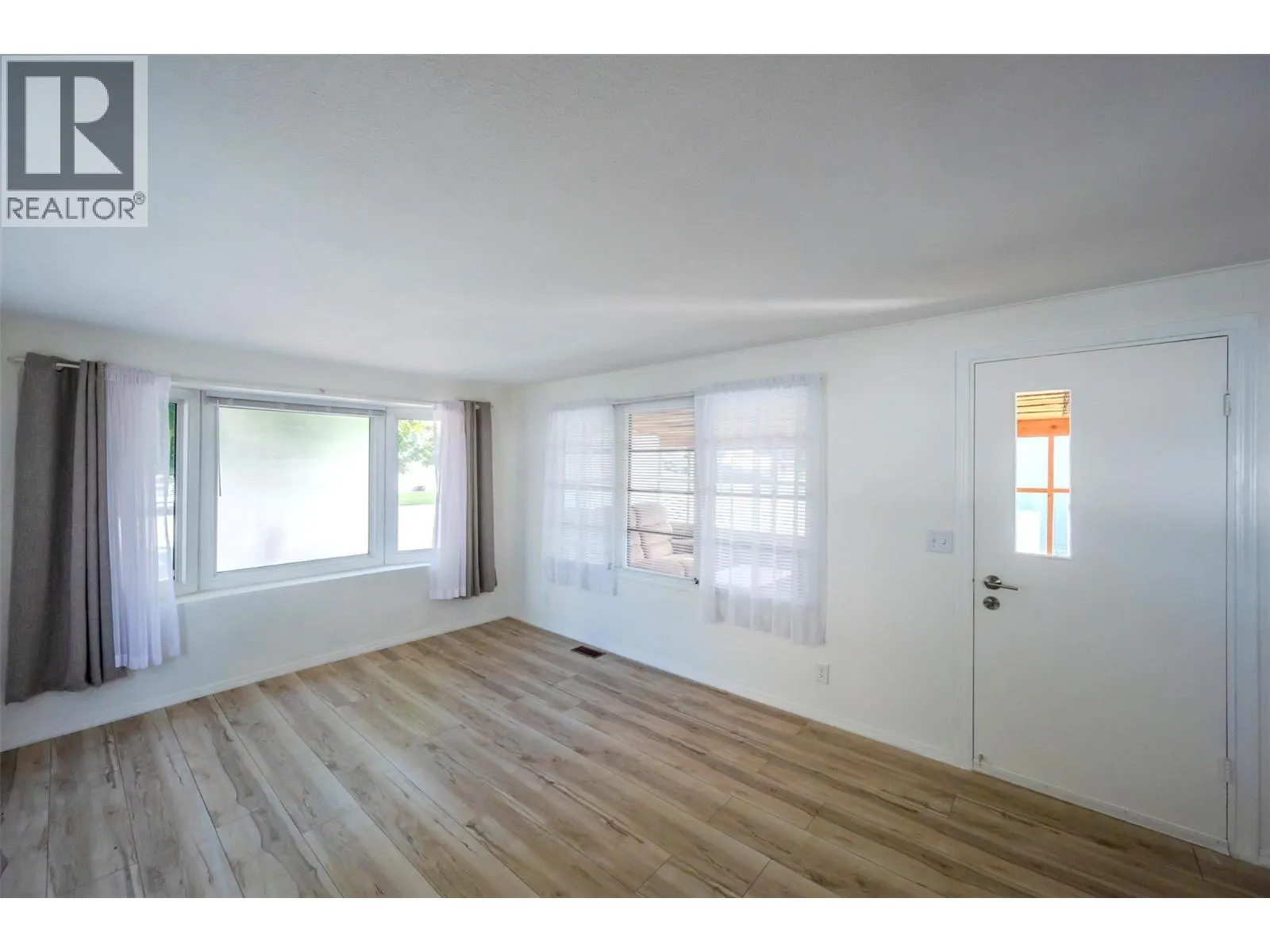 4505 McLean Creek Road Unit# E8