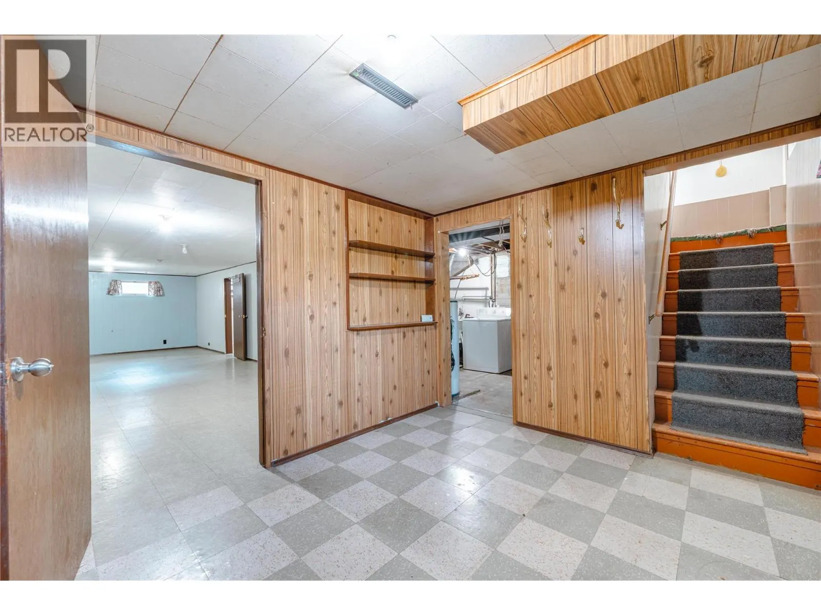 1003 Victoria Road