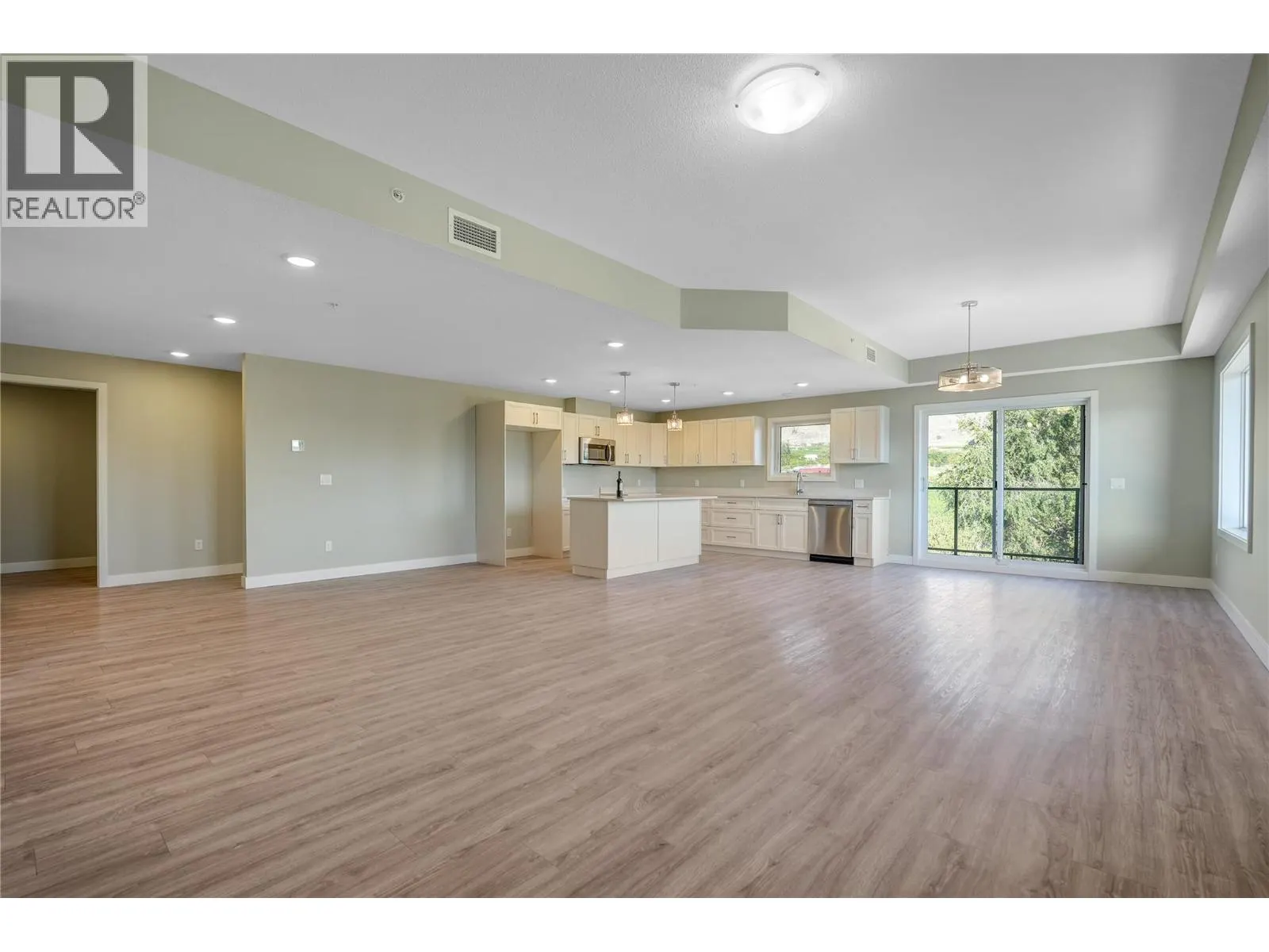 5620 51st Street Unit# 404