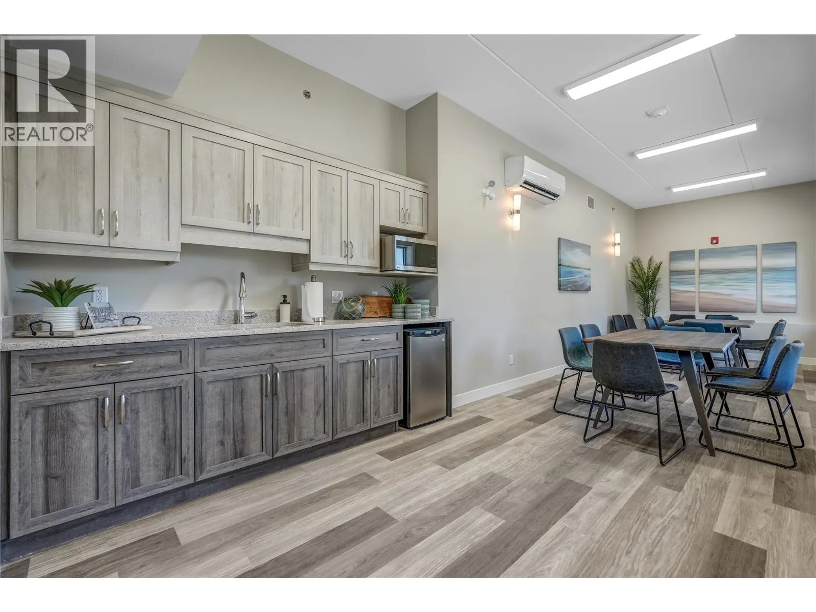5620 51st Street Unit# 404