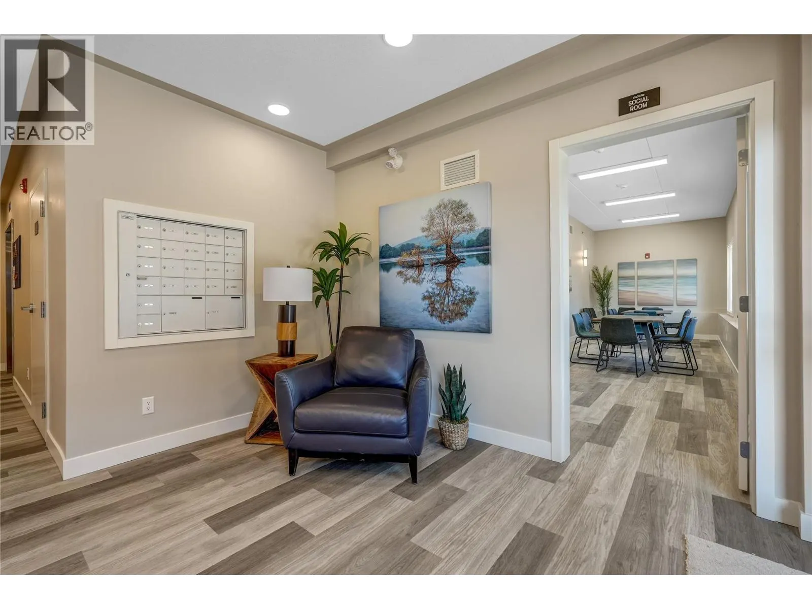 5620 51st Street Unit# 404