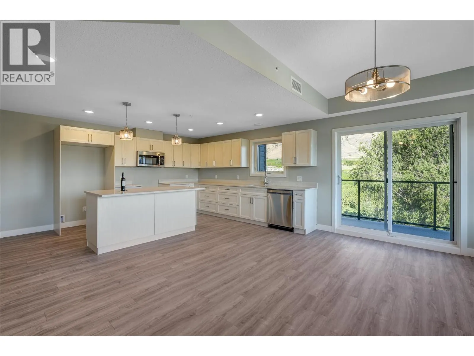 5620 51st Street Unit# 404