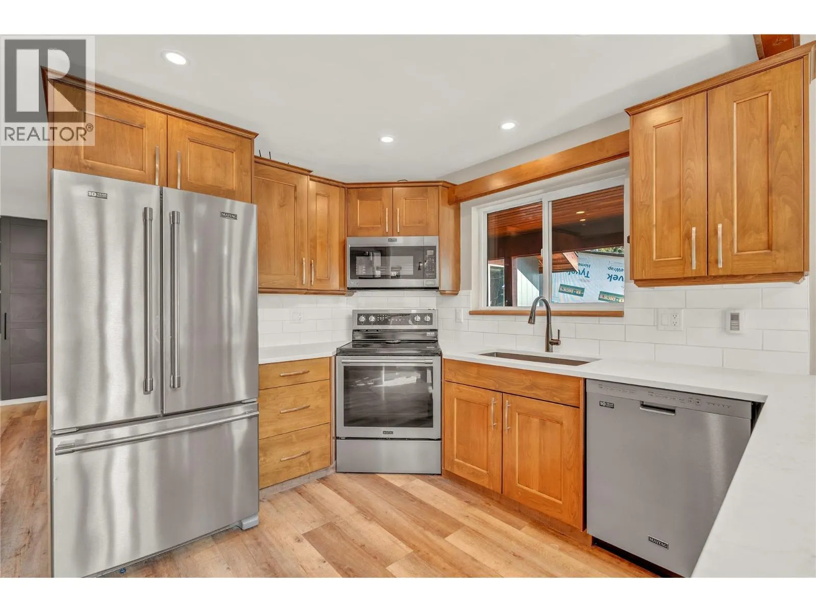 178 2ND Street