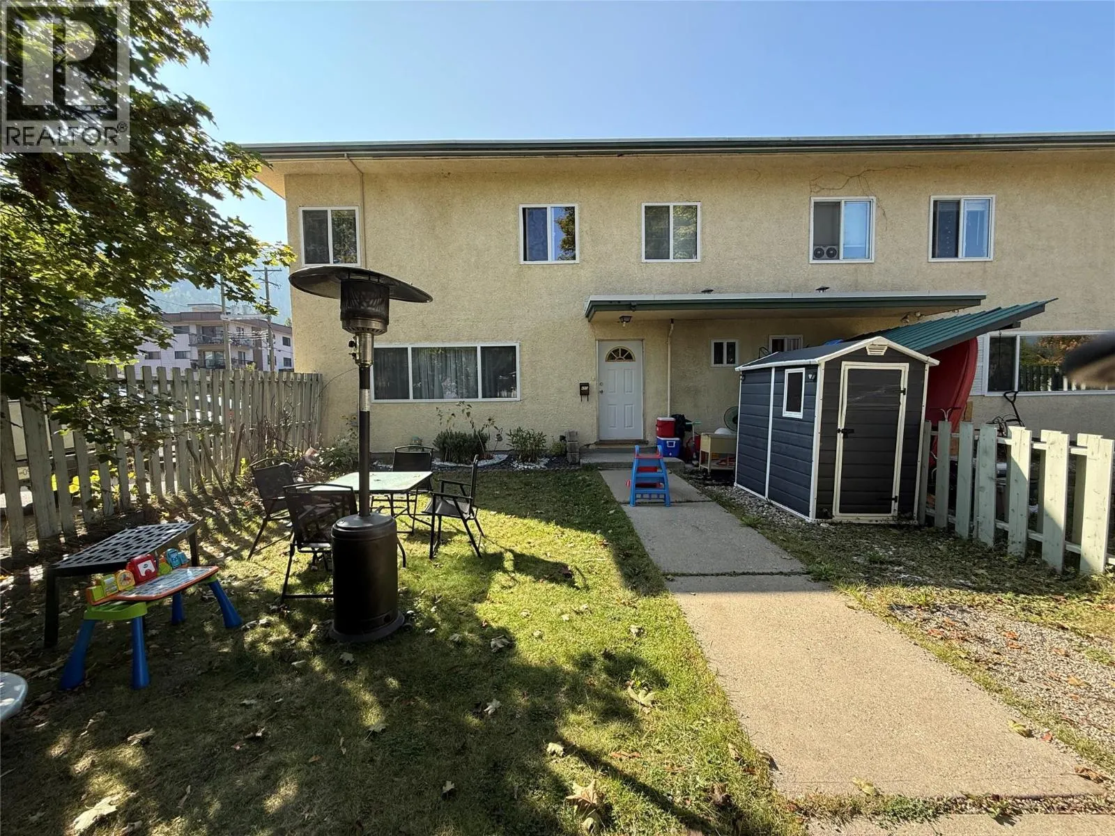 455 Richards Street W