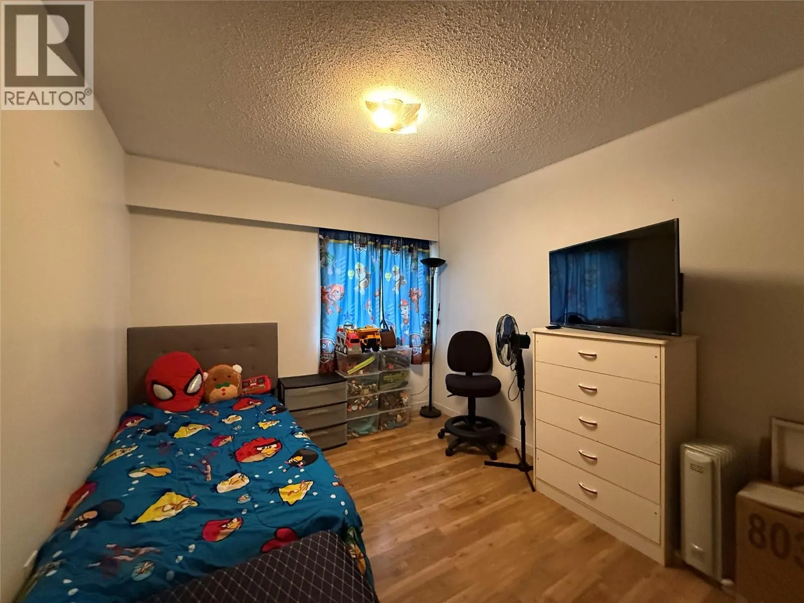 455 Richards Street W